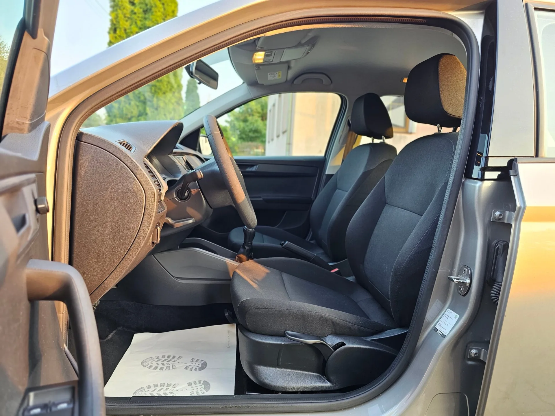 Škoda Fabia III Combi 1.0 MPi (2018, Béžová Cappucino) – fotografie vozidla 10 z 22