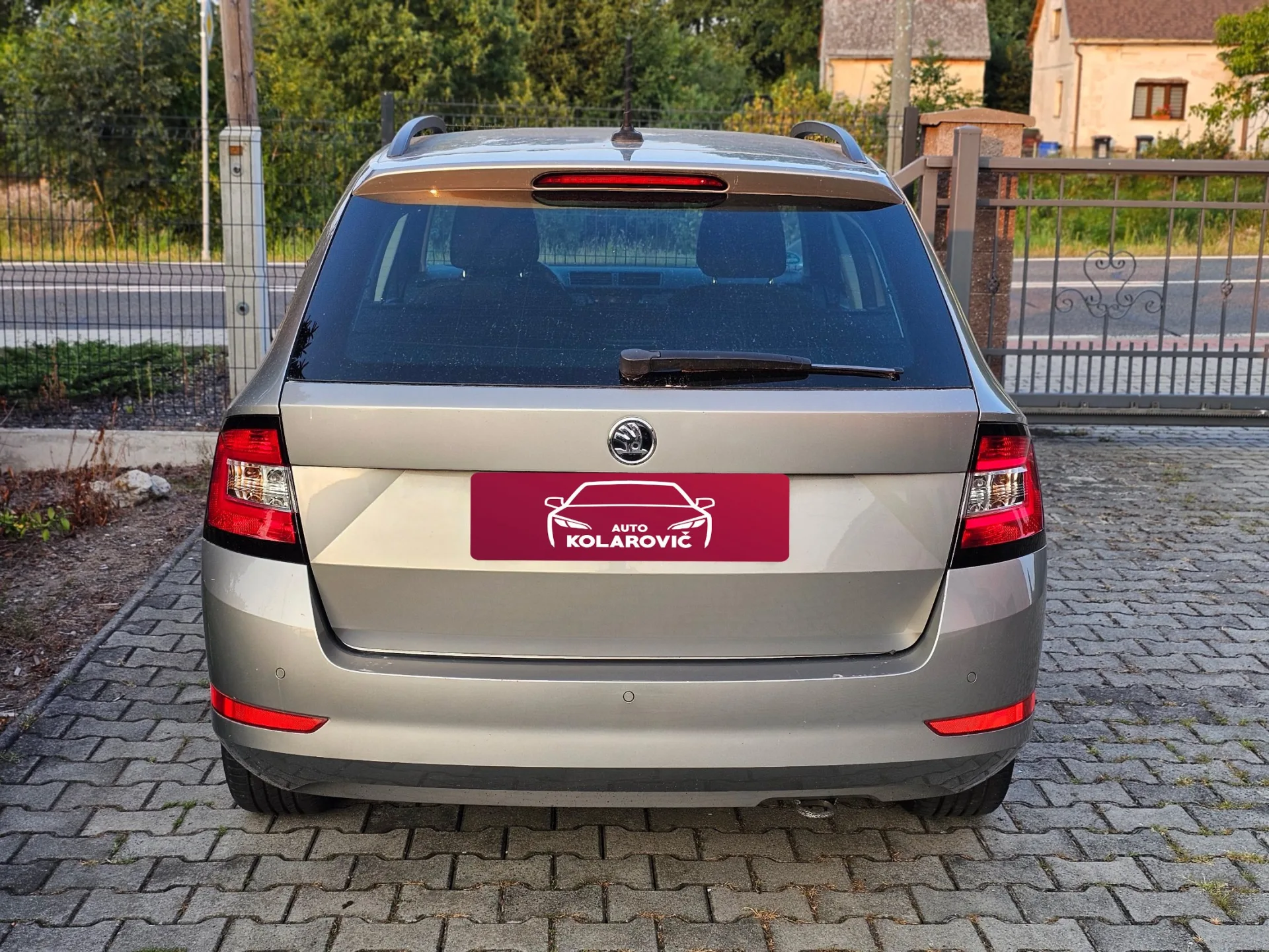 Škoda Fabia III Combi 1.0 MPi (2018, Béžová Cappucino) – fotografie vozidla 6 z 22