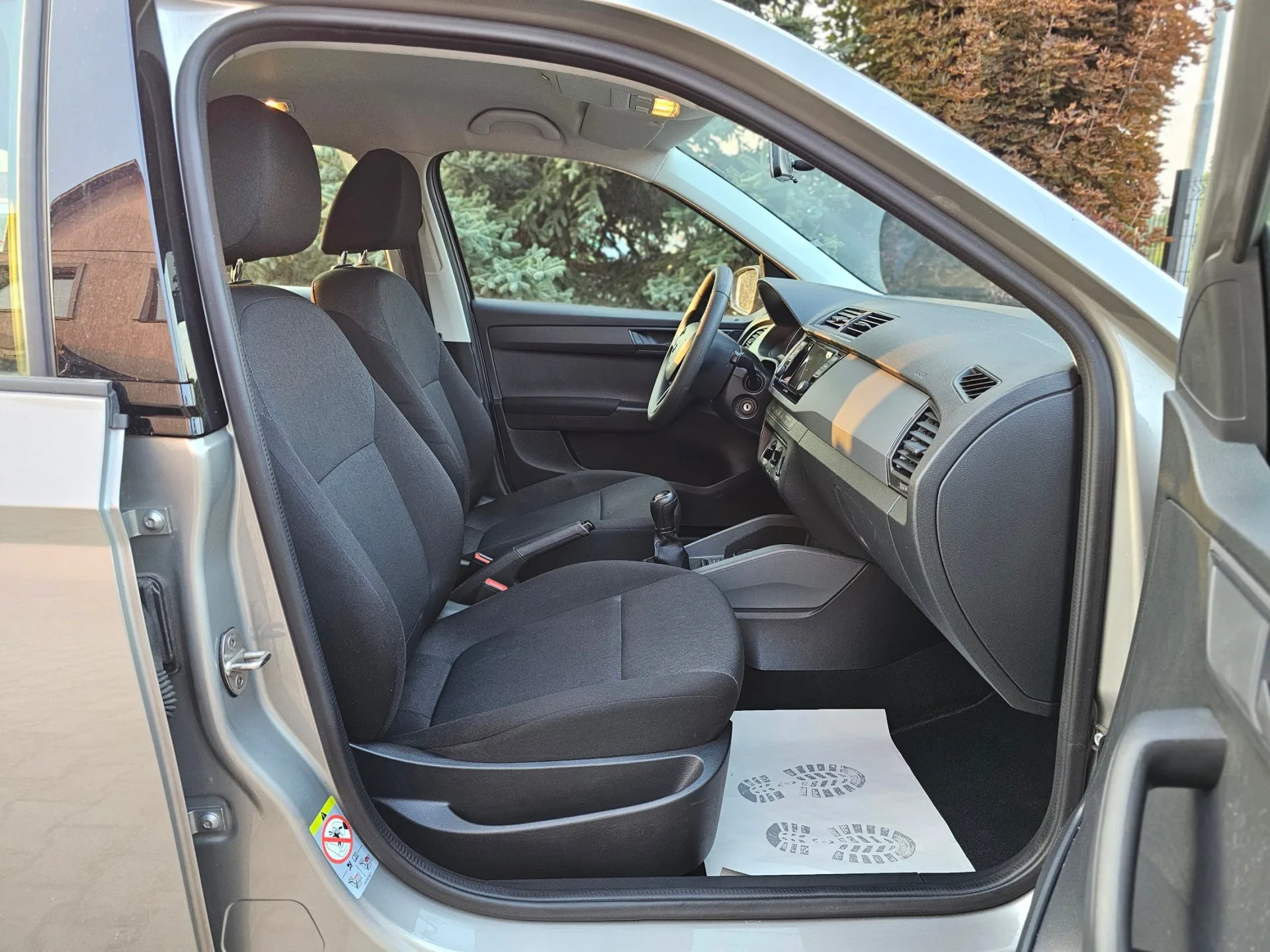 Škoda Fabia III Combi 1.0 MPi (2018, Béžová Cappucino) – fotografie vozidla 15 z 22