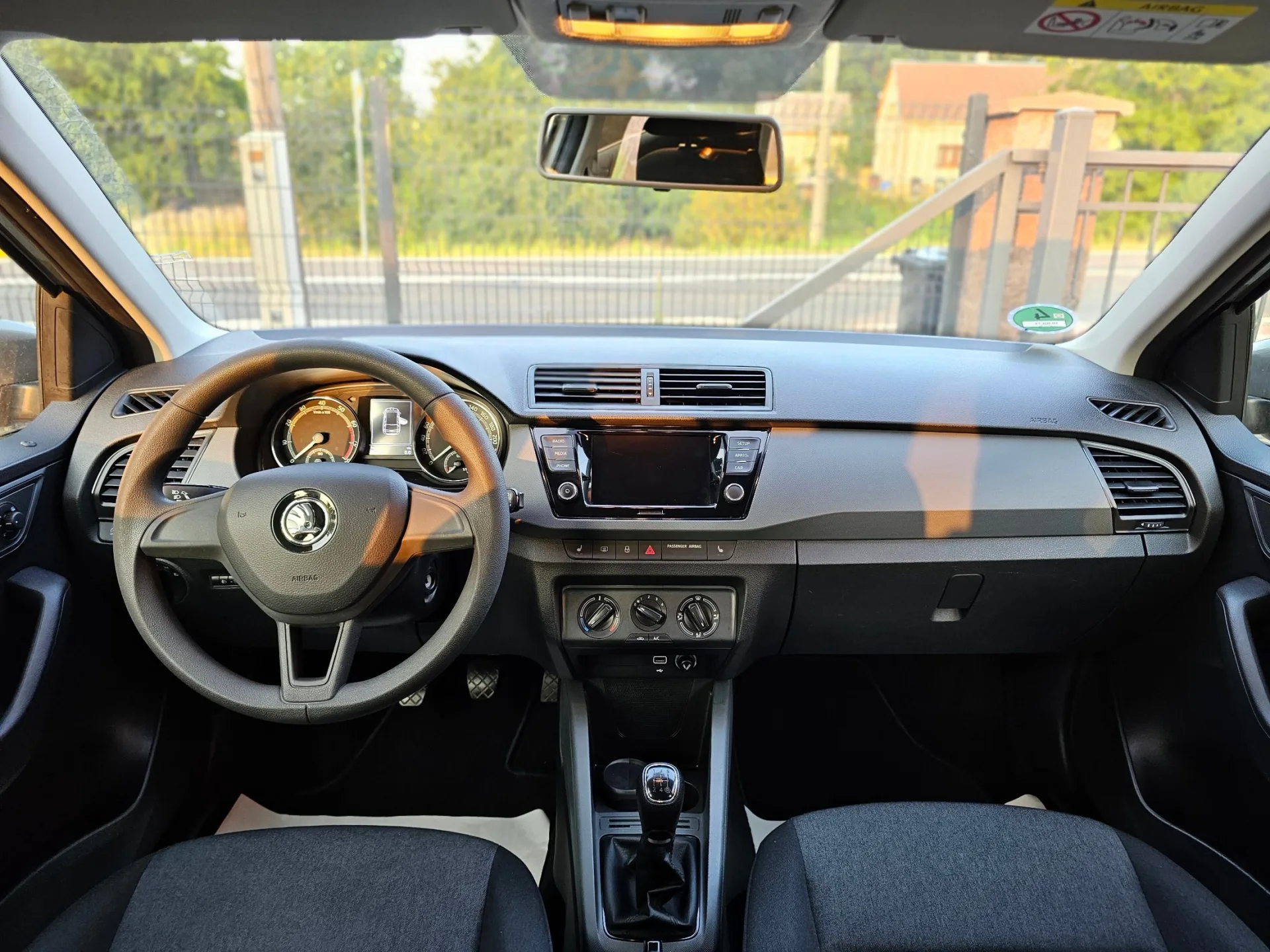 Škoda Fabia III Combi 1.0 MPi (2018, Béžová Cappucino) – fotografie vozidla 12 z 22