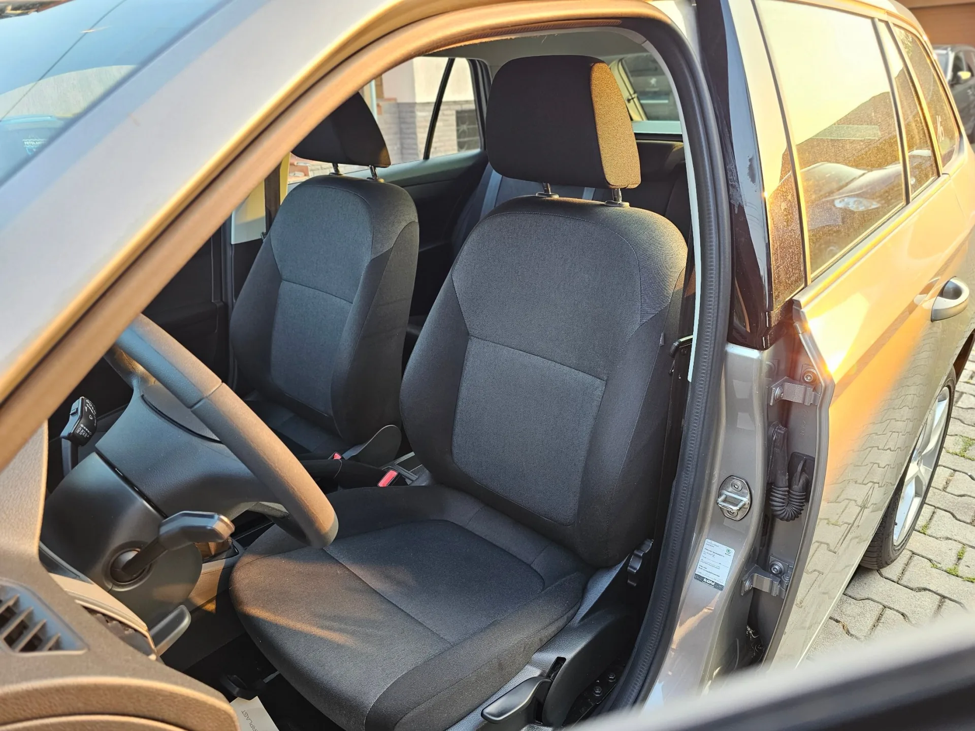 Škoda Fabia III Combi 1.0 MPi (2018, Béžová Cappucino) – fotografie vozidla 11 z 22