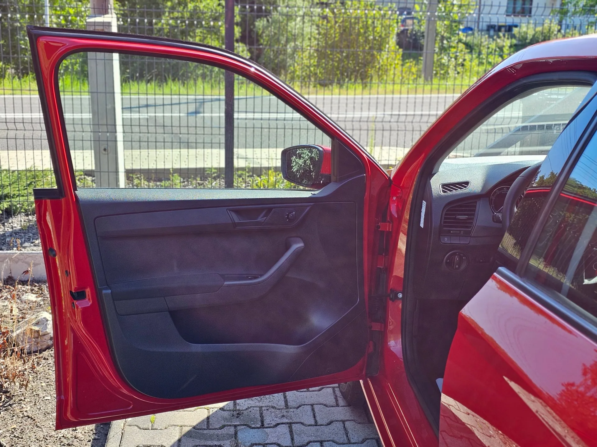 Škoda Fabia III 1.0 TSi (2019, Červená pastelová) – fotografie vozidla 9 z 22