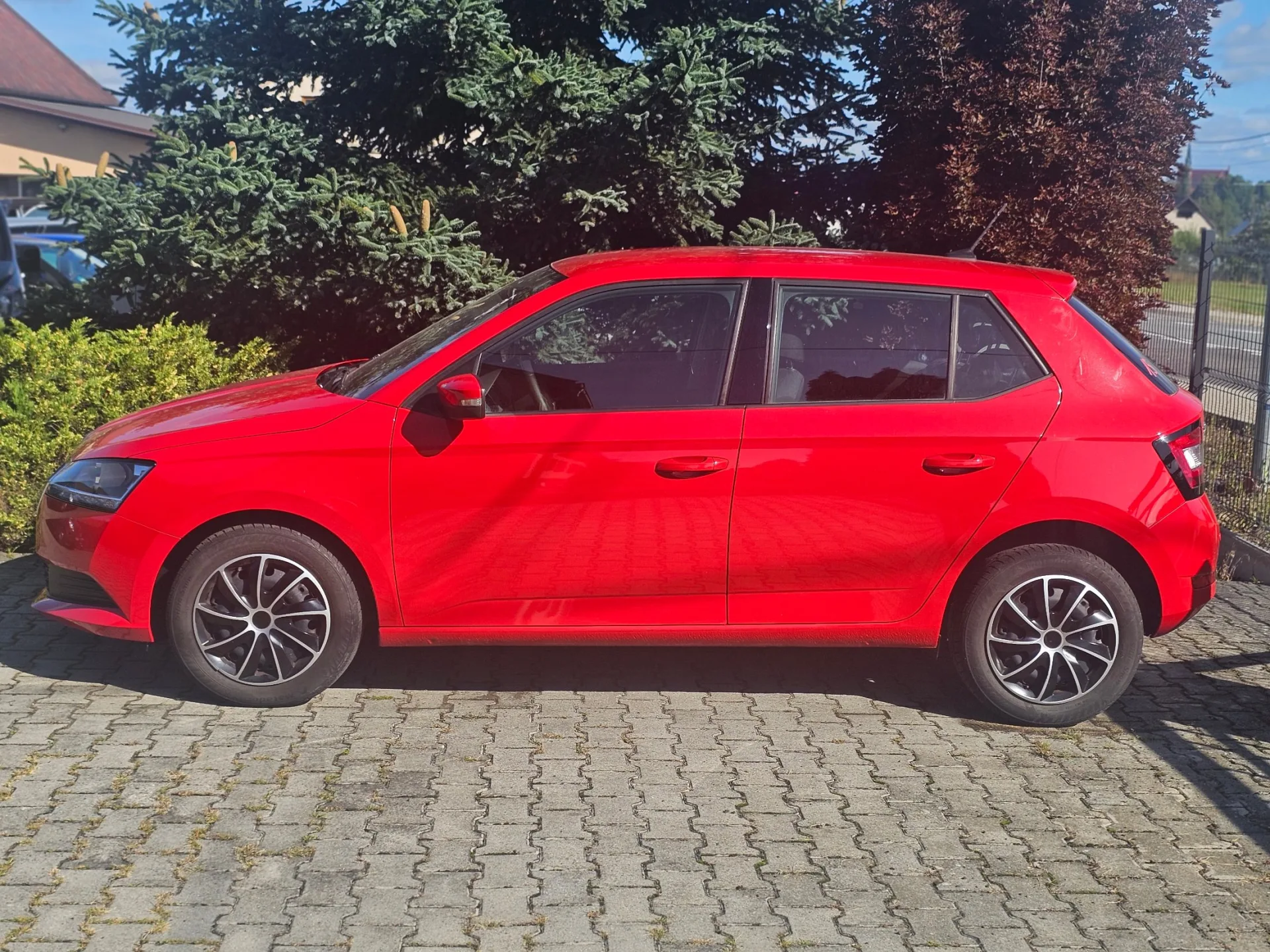 Škoda Fabia III 1.0 TSi (2019, Červená pastelová) – fotografie vozidla 8 z 22