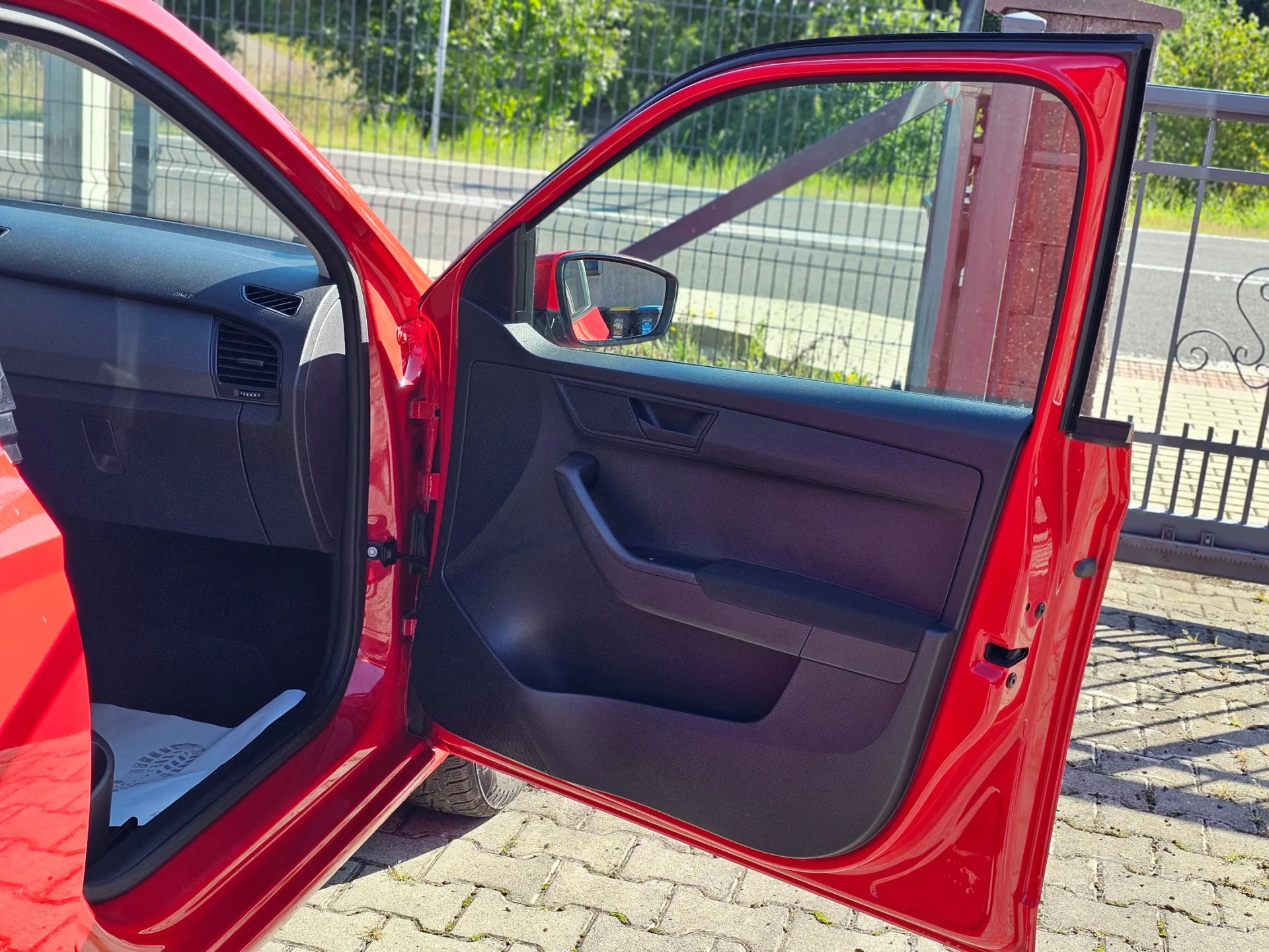 Škoda Fabia III 1.0 TSi (2019, Červená pastelová) – fotografie vozidla 16 z 22