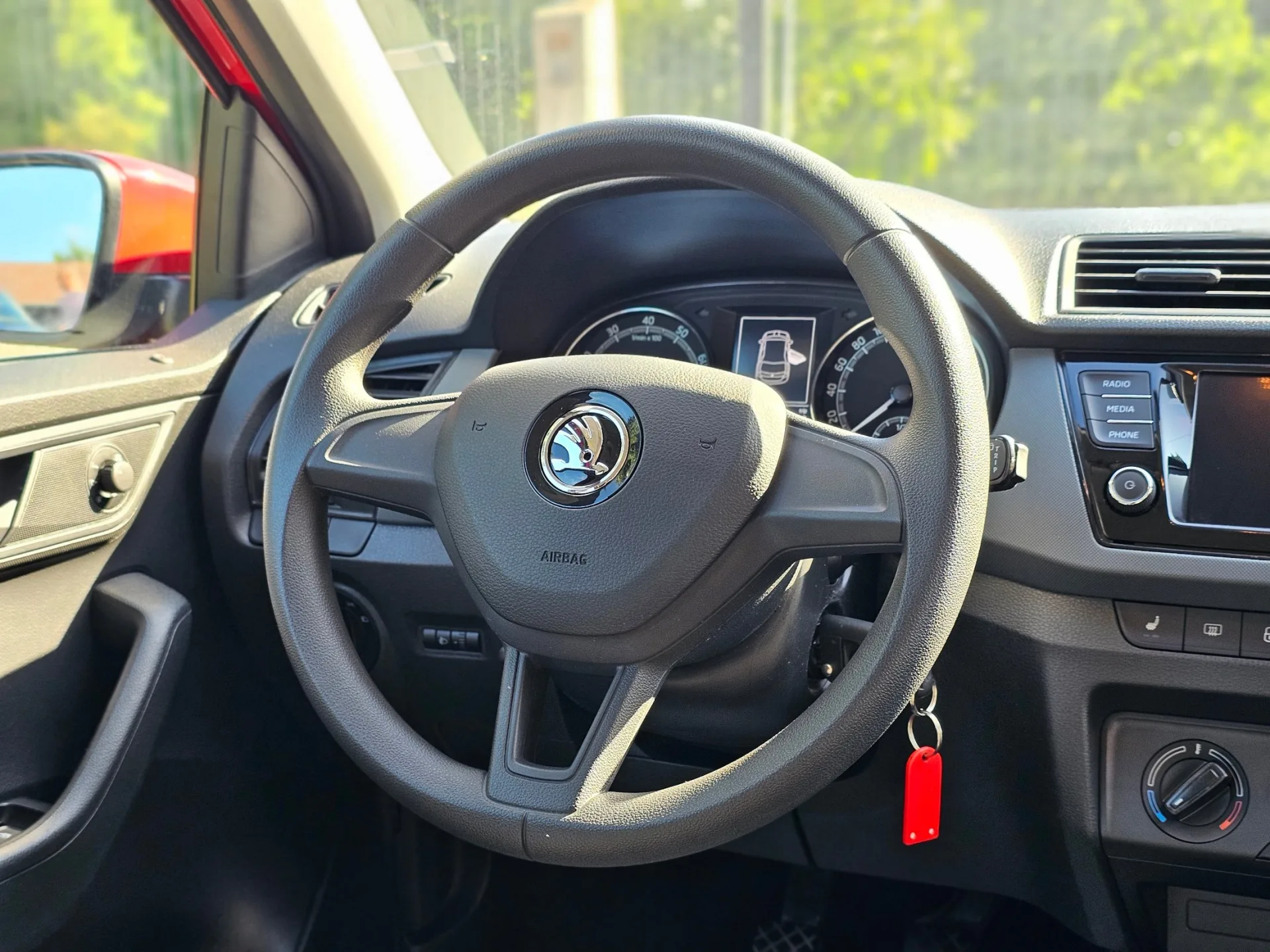 Škoda Fabia III 1.0 TSi (2019, Červená pastelová) – fotografie vozidla 13 z 22