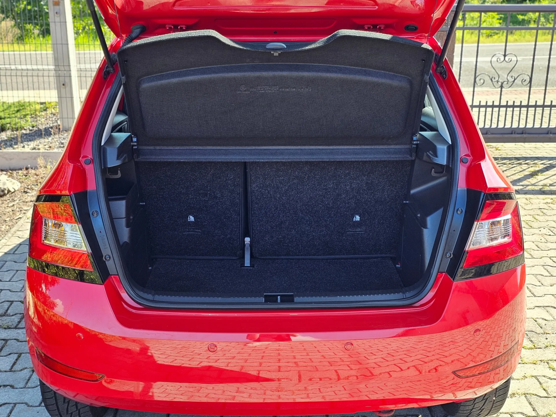 Škoda Fabia III 1.0 TSi (2019, Červená pastelová) – fotografie vozidla 21 z 22