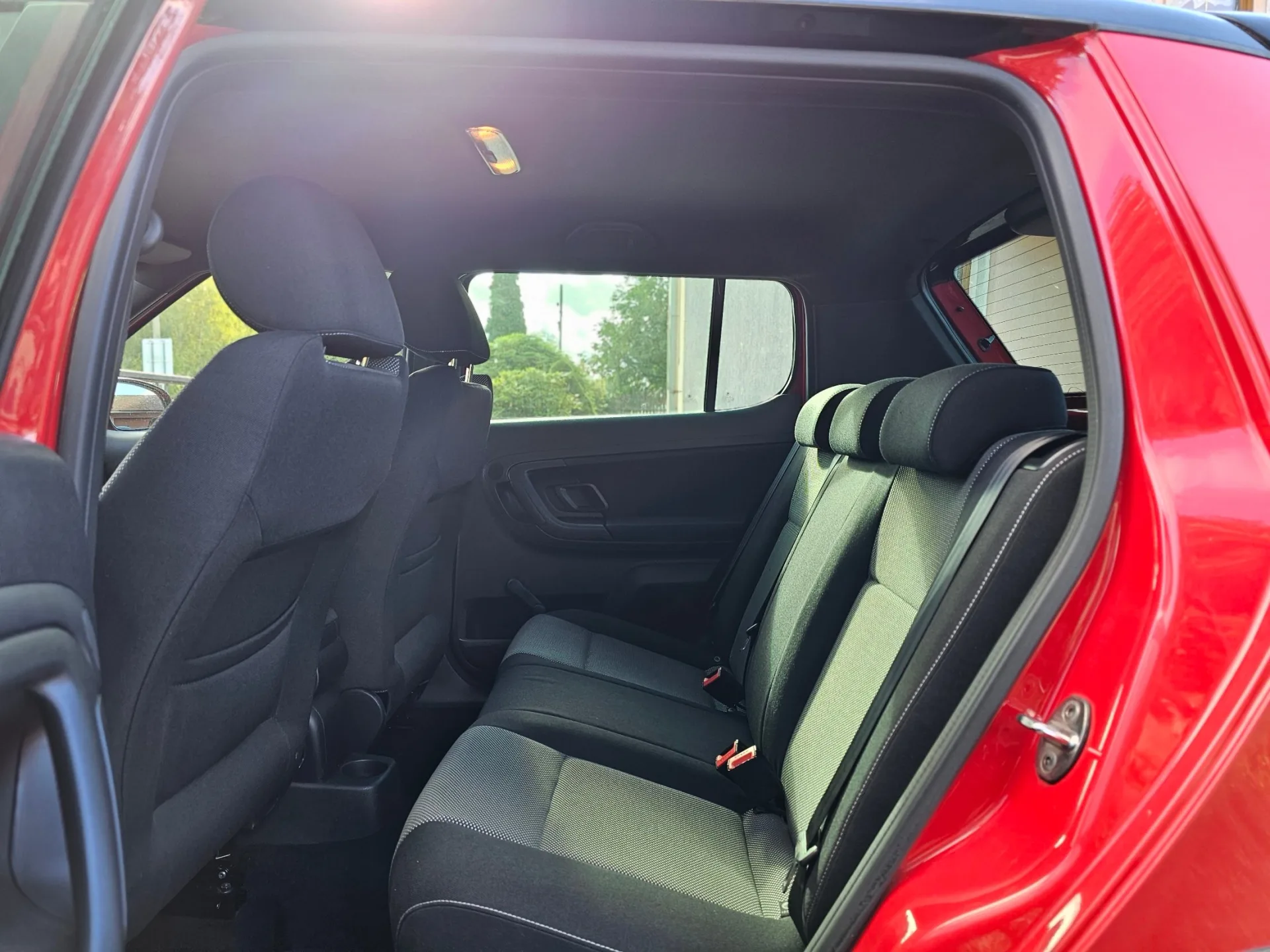 Škoda Fabia II 1.2 TSi Monte Carlo (2014, Červená) – fotografie vozidla 16 z 20