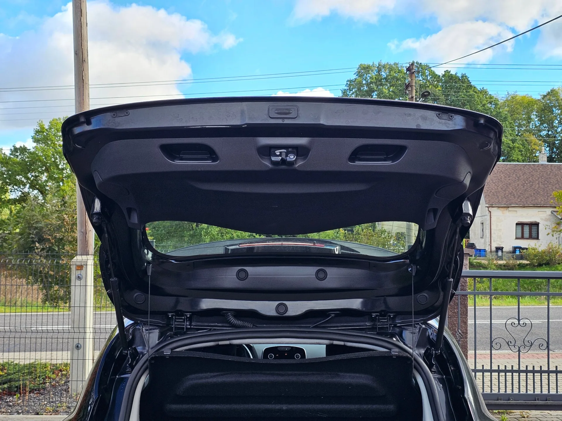 Renault Clio IV 1.2 16v (2018, Černá metalíza) – fotografie vozidla 22 z 22