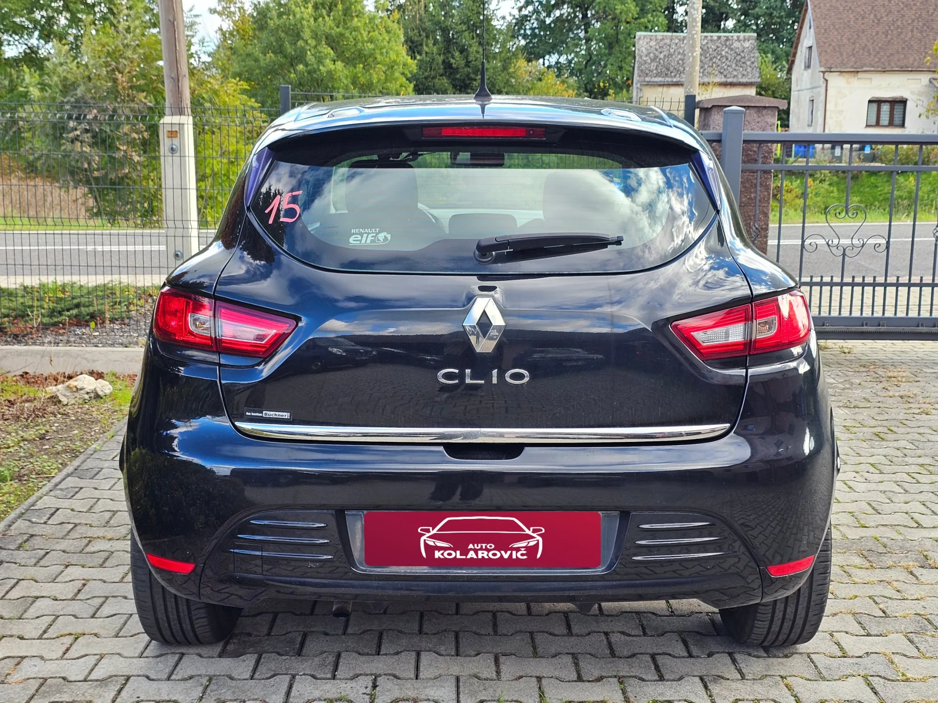 Renault Clio IV 1.2 16v (2018, Černá metalíza) – fotografie vozidla 6 z 22