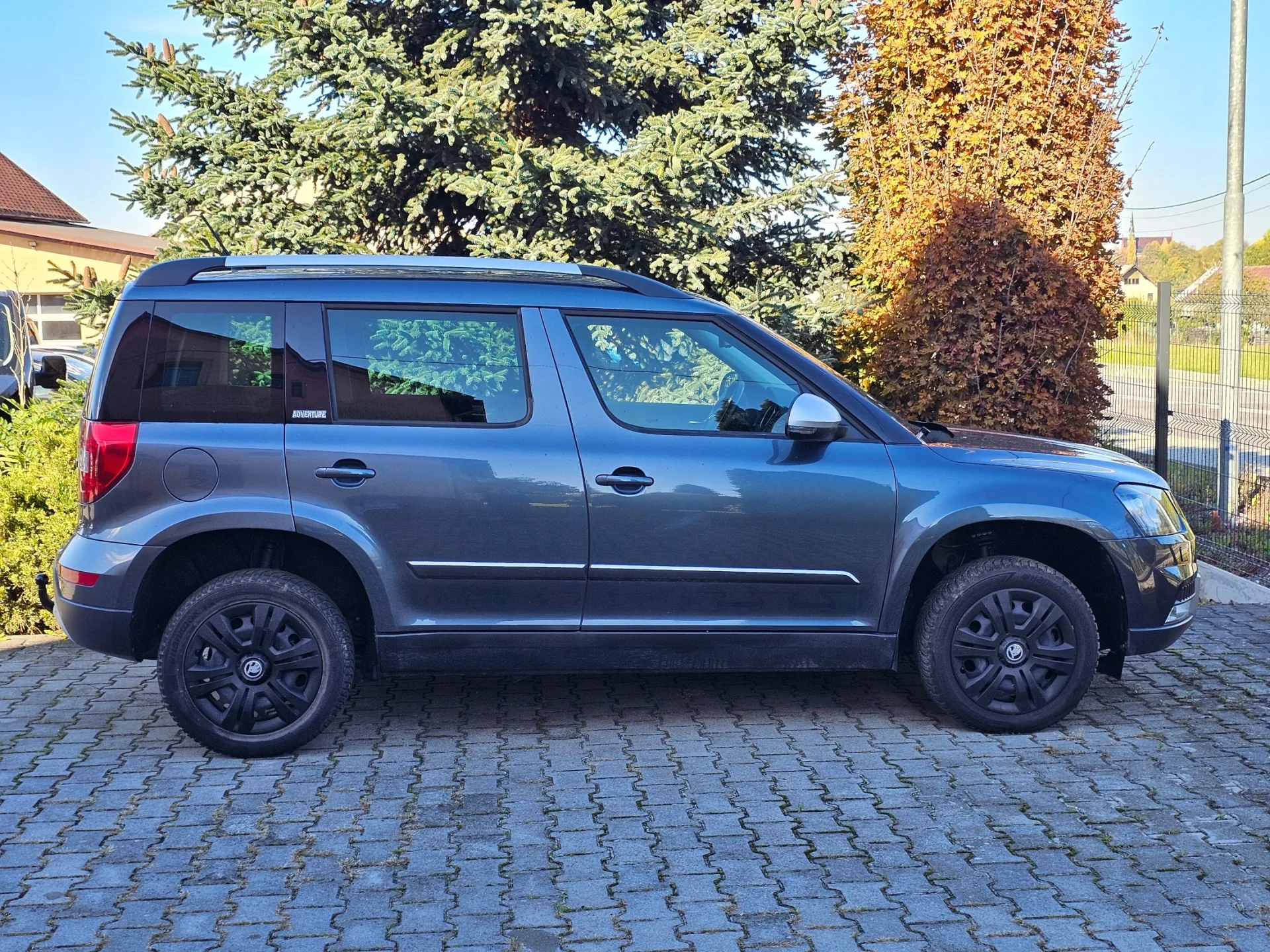 Škoda Yeti 1.2 TSi Adventure Edition (2014, Šedá metalíza) – fotografie vozidla 4 z 21