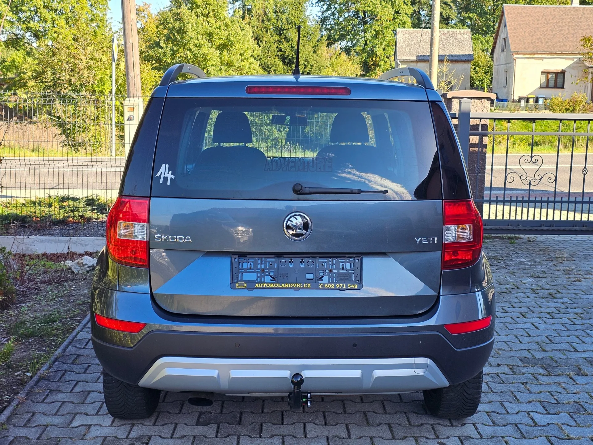 Škoda Yeti 1.2 TSi Adventure Edition (2014, Šedá metalíza) – fotografie vozidla 6 z 21