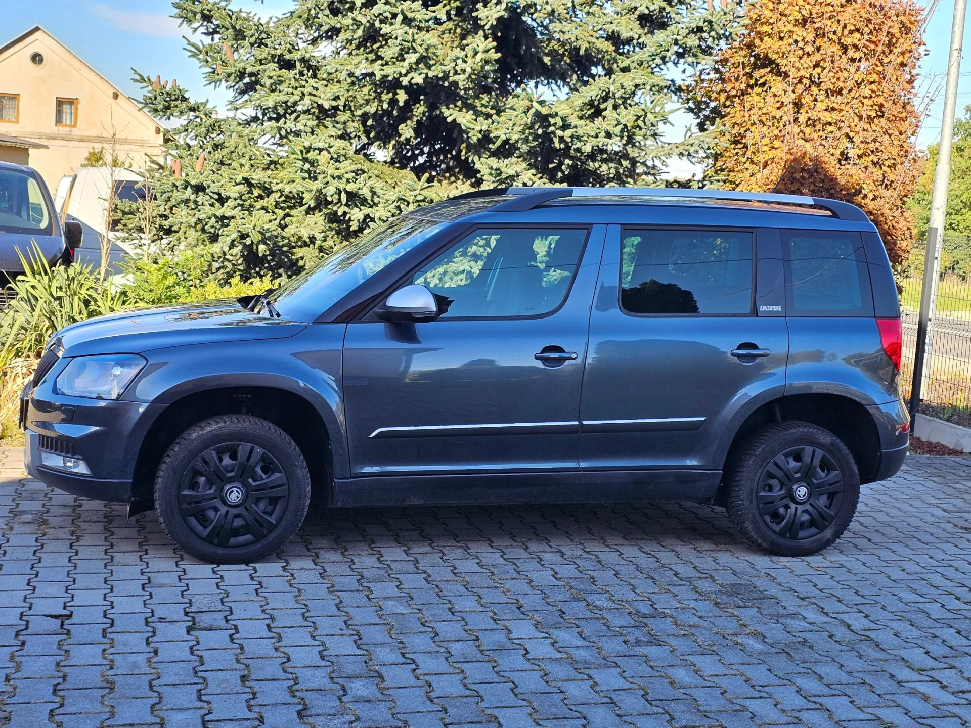 Škoda Yeti 1.2 TSi Adventure Edition (2014, Šedá metalíza) – fotografie vozidla 8 z 21