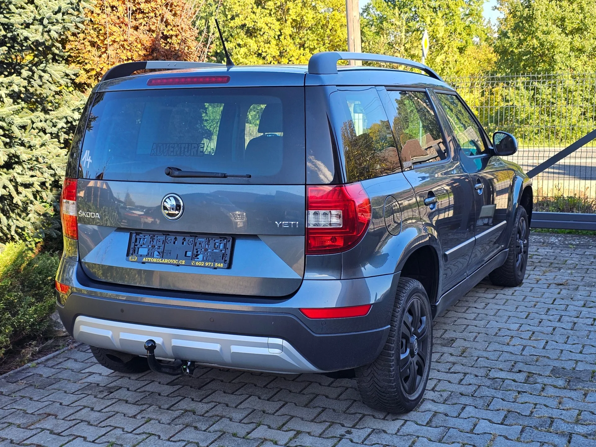 Škoda Yeti 1.2 TSi Adventure Edition (2014, Šedá metalíza) – fotografie vozidla 5 z 21