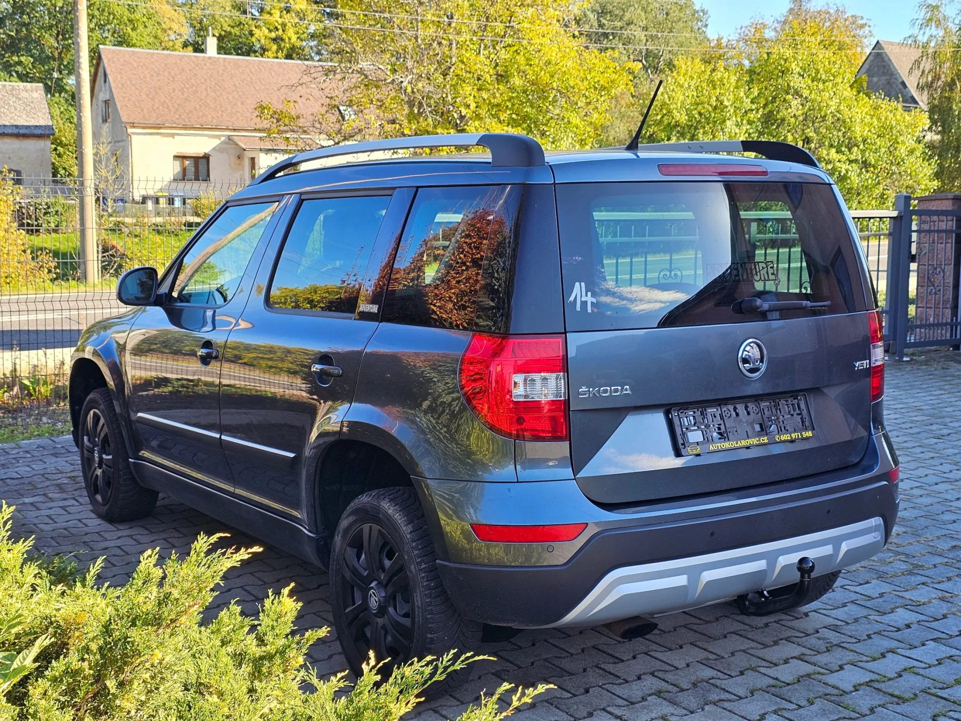 Škoda Yeti 1.2 TSi Adventure Edition (2014, Šedá metalíza) – fotografie vozidla 7 z 21